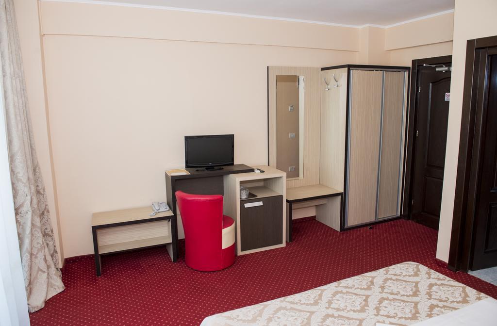 Hotel Romantic Mamaia Buitenkant foto