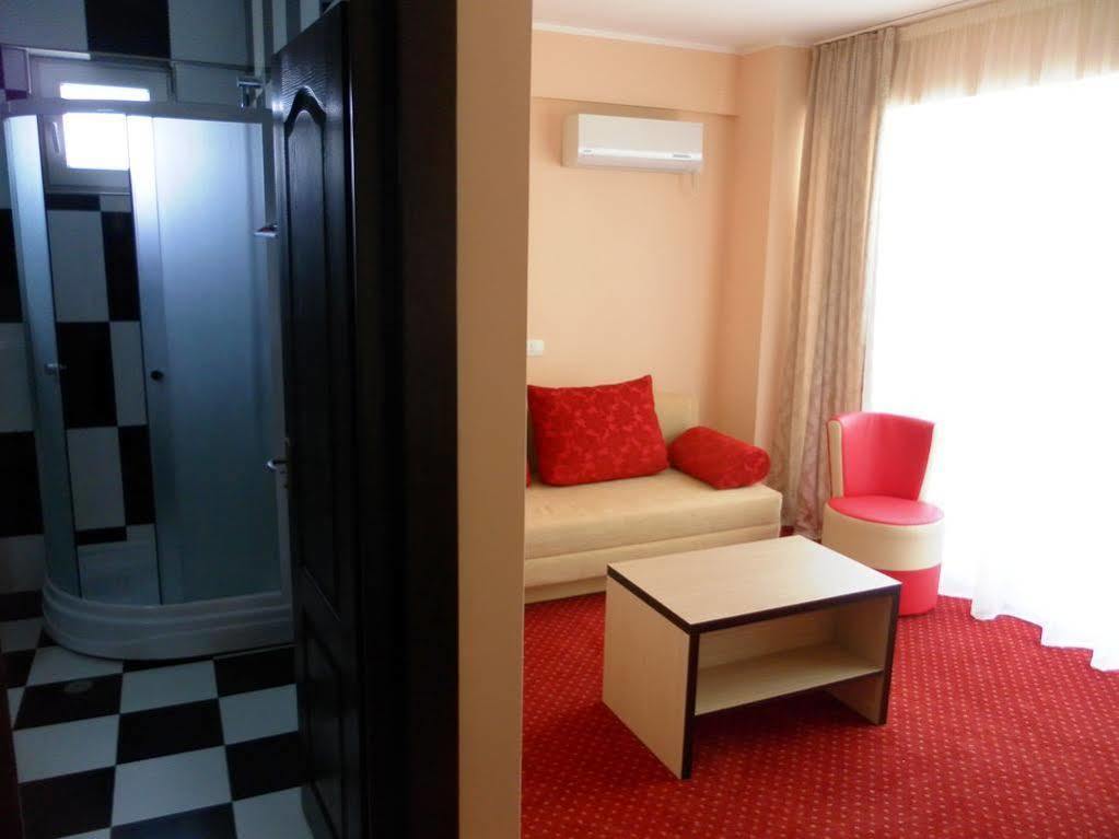 Hotel Romantic Mamaia Buitenkant foto